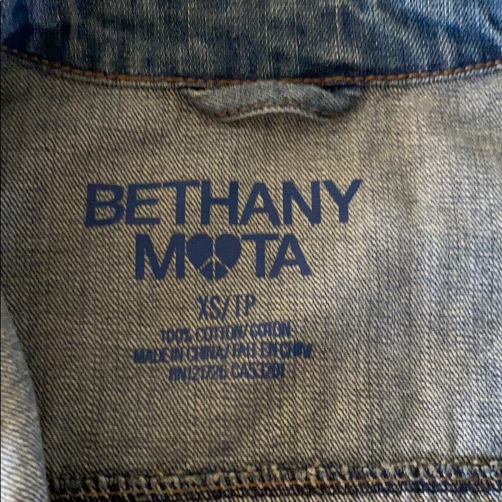 Jean jacket - Picture 2 of 3